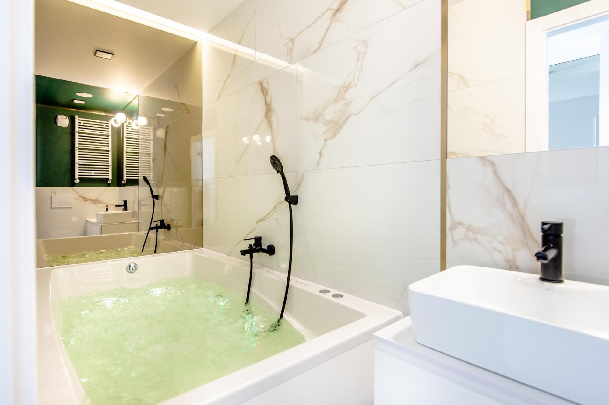 Super-apartamenty Vip Jacuzzi Iv * Poznan