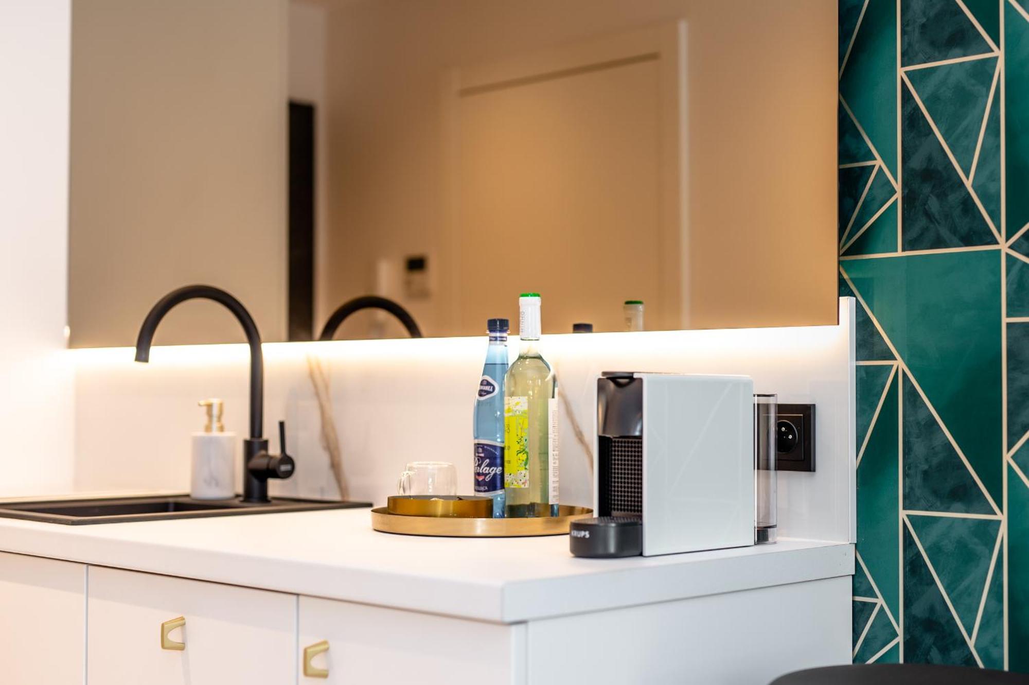 Super-apartamenty Vip Jacuzzi Iv Apartment *